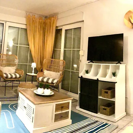 Sonniges Strandhaus Am Haff Mit Wasserblick Fuer 2-4 Personen Holiday home