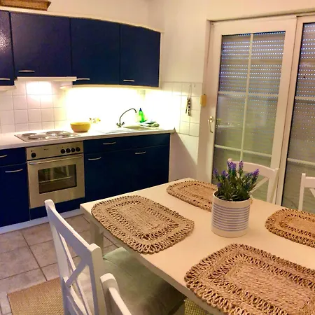 Holiday home Sonniges Strandhaus Am Haff Mit Wasserblick Fuer 2-4 Personen