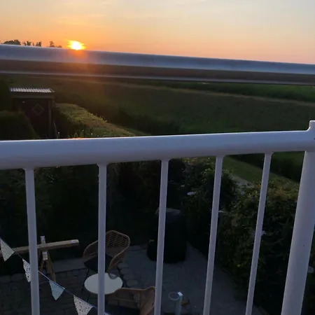 Sonniges Strandhaus Am Haff Mit Wasserblick Fuer 2-4 Personen Prázdninový dům