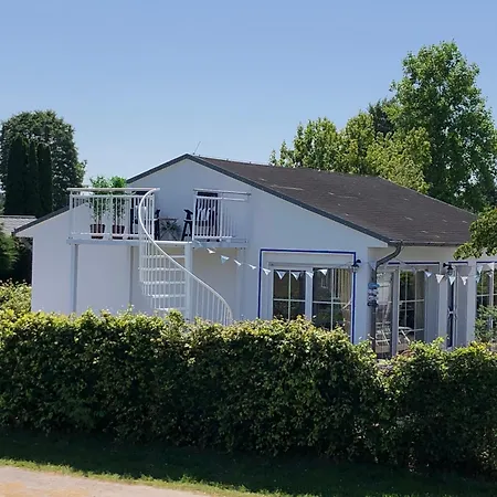 Sonniges Strandhaus Am Haff Mit Wasserblick Fuer 2-4 Personen