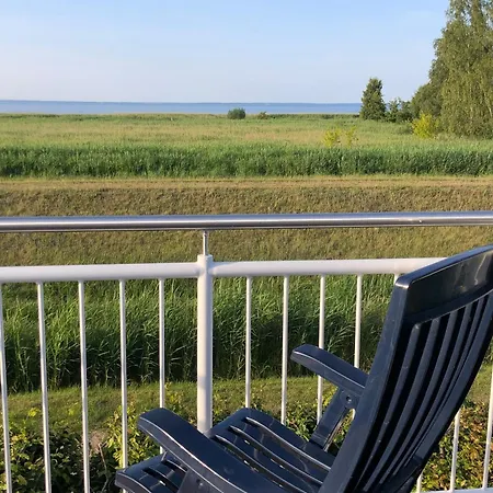 Sonniges Strandhaus Am Haff Mit Wasserblick Fuer 2-4 Personen Feriehus