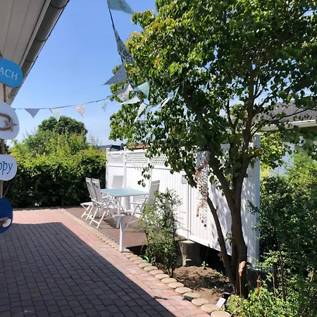 Sonniges Strandhaus Am Haff Mit Wasserblick Fuer 2-4 Personen Monkebude
