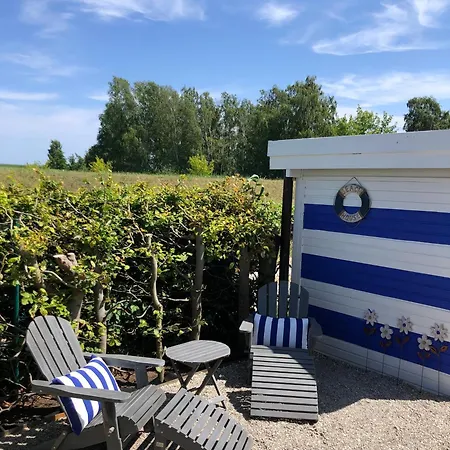 Sonniges Strandhaus Am Haff Mit Wasserblick Fuer 2-4 Personen Feriehus