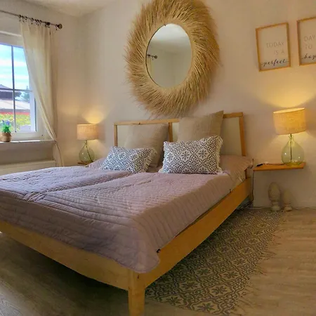 Sonniges Strandhaus Am Haff Mit Wasserblick Fuer 2-4 Personen